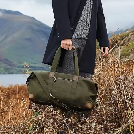Quadra: Design and Functionality for Your Accessories