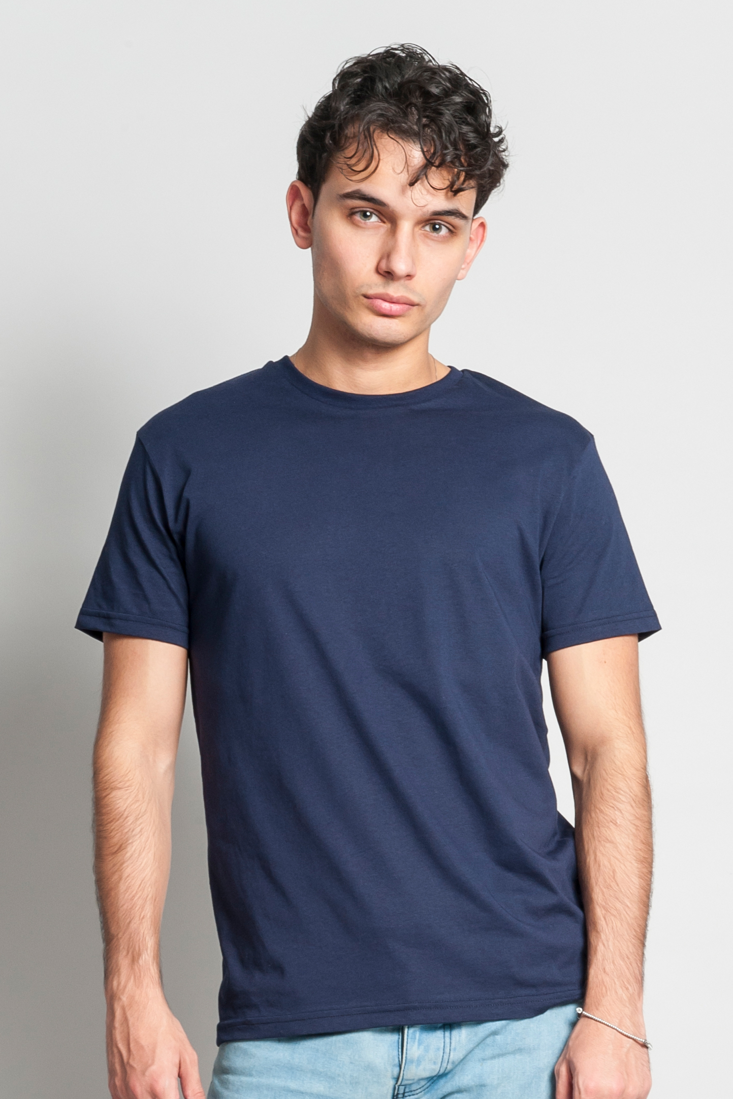 Modieuze, aansluitende T-shirt met ronde hals en korte mouwen