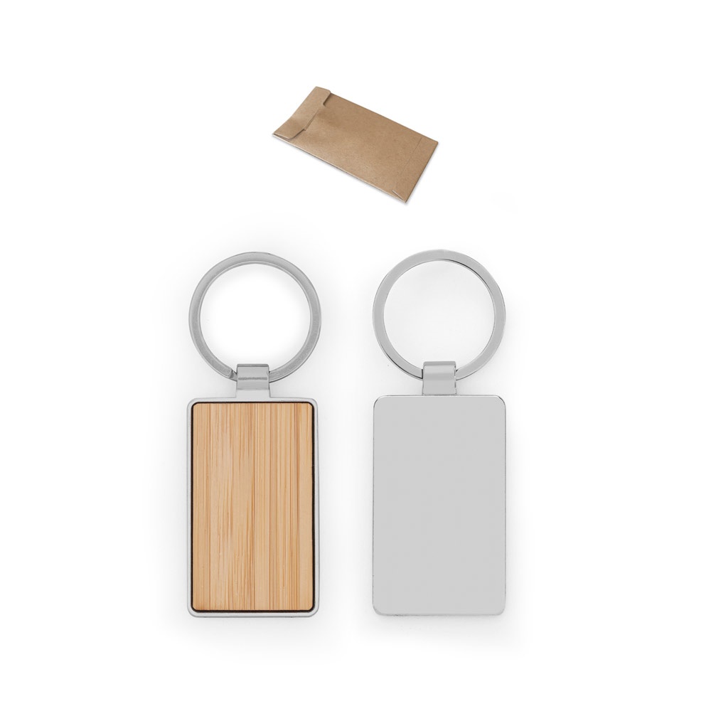 GASTON RECTANGULAR. Rectangular iron keychain with zinc and bamboo details.